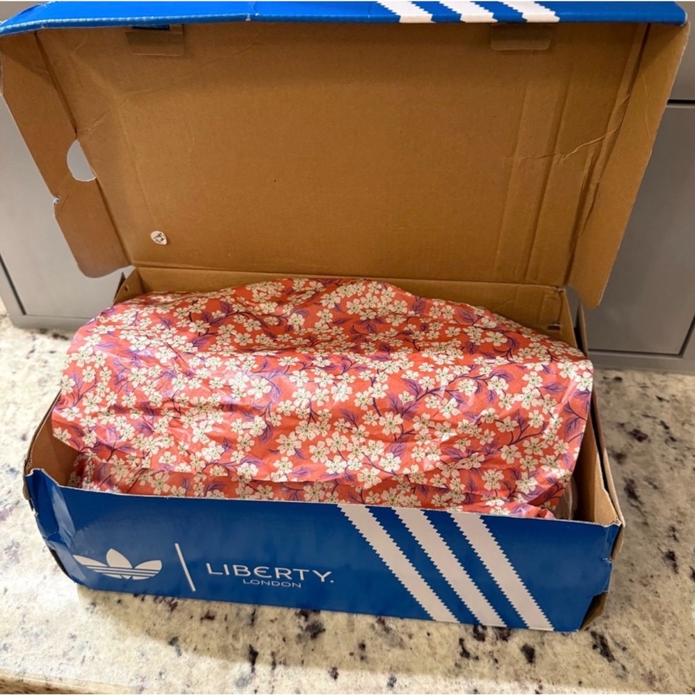 🆕 Adidas x Liberty London Limited Edition Samba OG J Floral - Blue size 8 - Picture 5 of 7